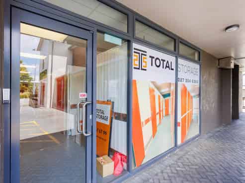 RETAIL PLUS LOCKER BUSINESS IN ONE PACKAGE
