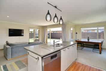 102 Charles Street, Rangiora