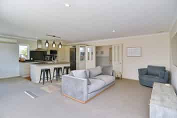 102 Charles Street, Rangiora