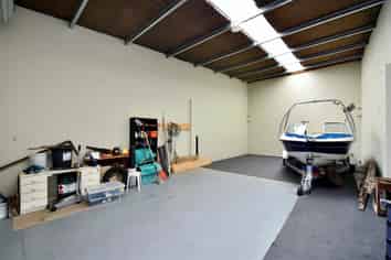 72 m2 Storage Unit - Great Buying