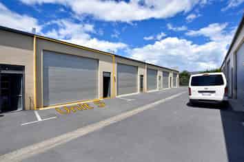 72 m2 Storage Unit - Great Buying