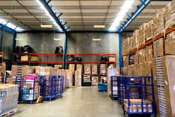 Modern Penrose Warehouse | 1332 m2