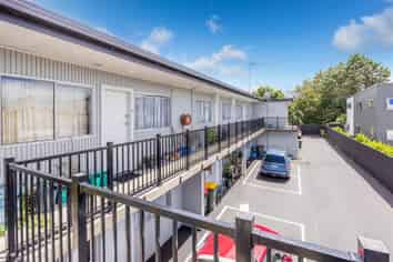  Units 1 - 10 at 11 Coates Street, Hamilton Central