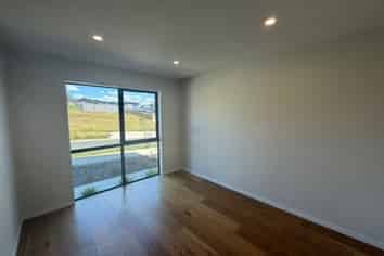 10 Kowaitau Avenue, Beachlands