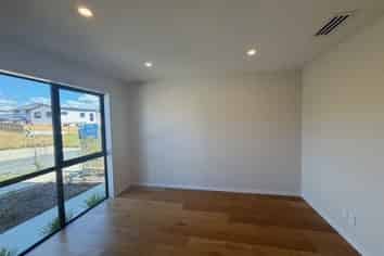 10 Kowaitau Avenue, Beachlands