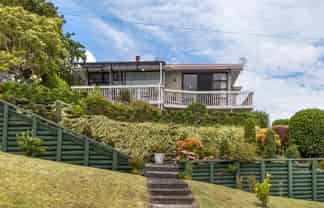 606 Richmond Street, Thames