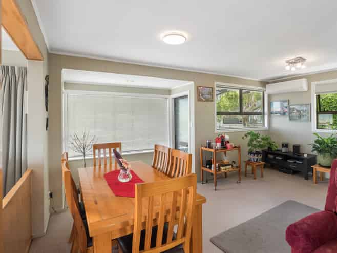 606 Richmond Street, Thames