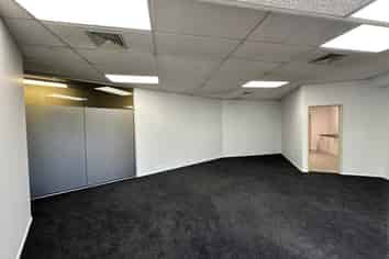 Tidy Office Space Available in Henderson