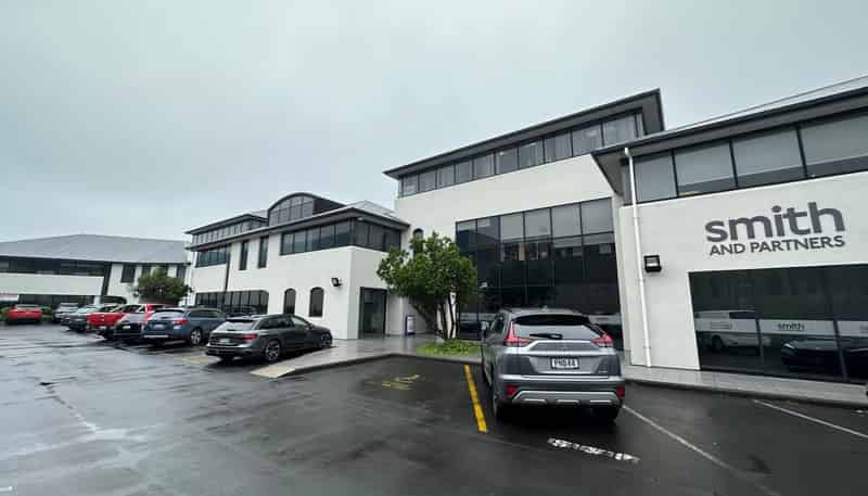 8/295 Lincoln Road, Henderson