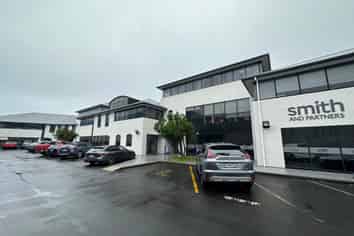 Modern, Spacious Office on Lincoln Road