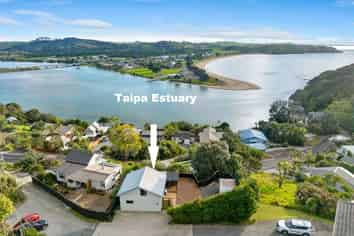 7 Bush Point Road, Cable Bay