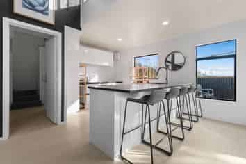 7 Bush Point Road, Cable Bay