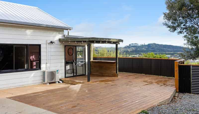 7 Bush Point Road, Cable Bay