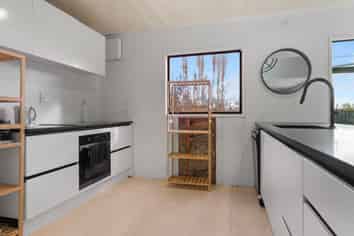 7 Bush Point Road, Cable Bay