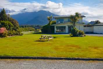 15 Room Motel - Turn Key Opportunity