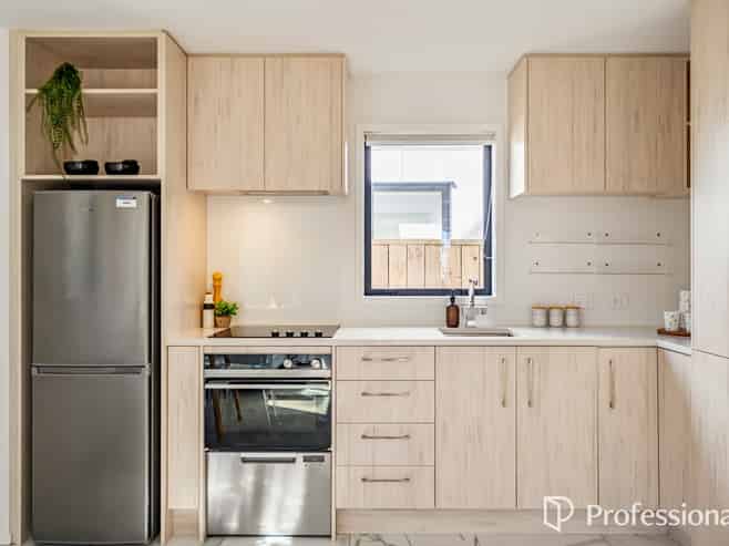 2/97 Whites Line East, Waiwhetu