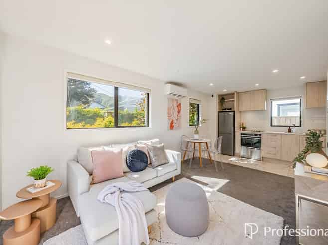 2/97 Whites Line East, Waiwhetu