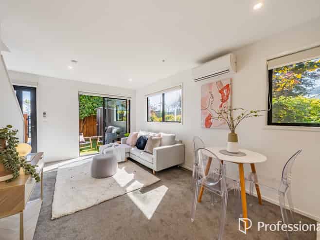 2/97 Whites Line East, Waiwhetu