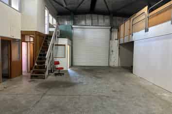 Well Positioned CBD Warehouse