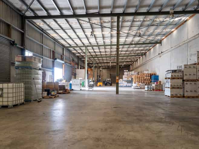 Exceptional Industrial Opportunity: Invest or Occupy