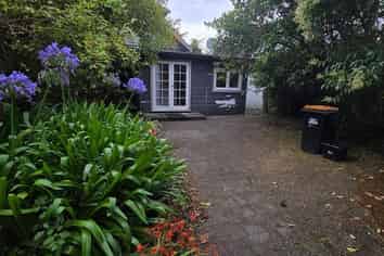 93B Linton Street, West End