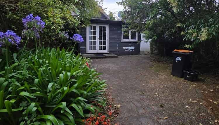 93B Linton Street, West End