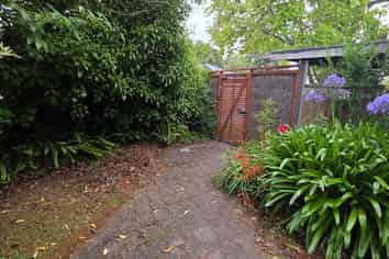 93B Linton Street, West End