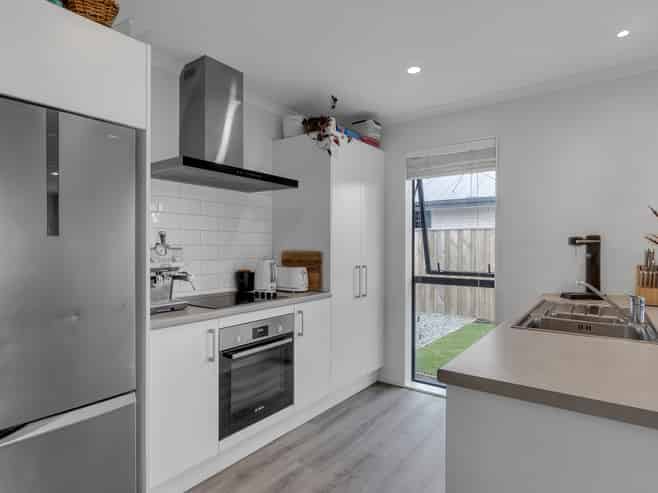 46 Chambers Avenue, Woodend