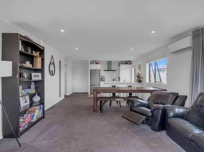 46 Chambers Avenue, Woodend