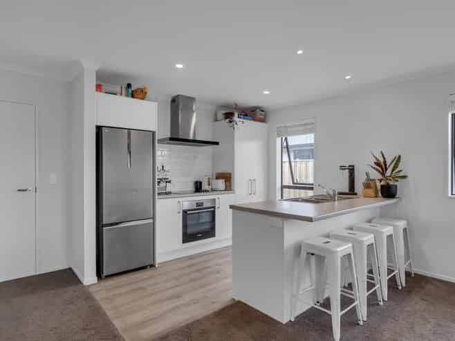 46 Chambers Avenue, Woodend