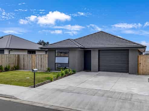 46 Chambers Avenue, Ravenswood