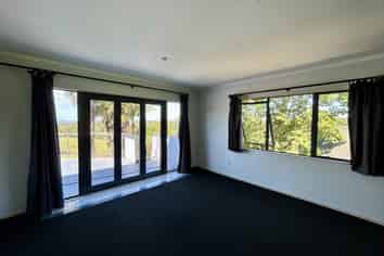 32 Christian Road, Swanson