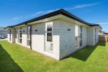 12 Westhill Lane, Papamoa