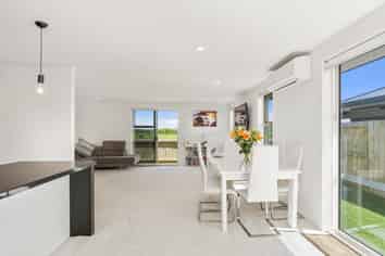 12 Westhill Lane, Papamoa