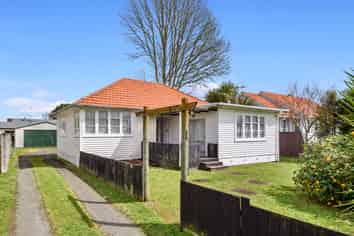 13 Ross Crescent, Fairfield