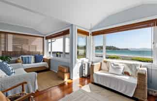 39 Marine Parade, Seatoun