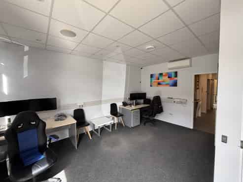 Versatile Unit in Grenada Business Park