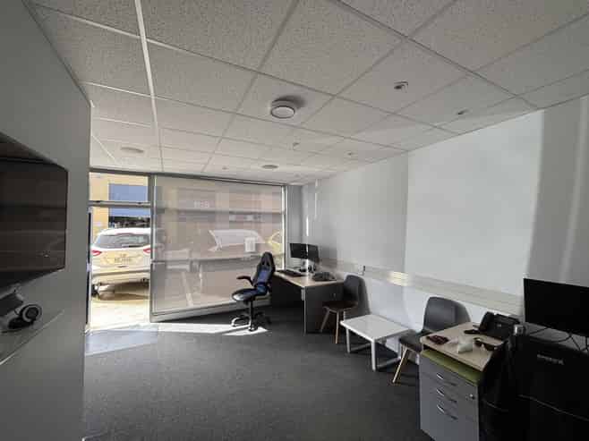 Versatile Unit in Grenada Business Park