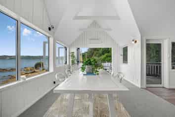 502 Marine Drive, Eastbourne