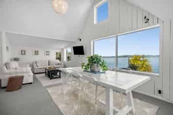 502 Marine Drive, Eastbourne