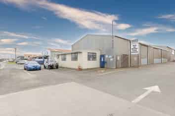 Spacious industrial facility