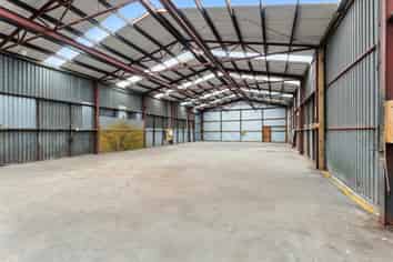 Spacious industrial facility