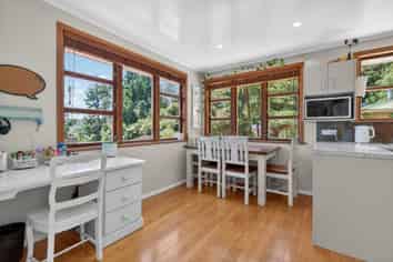 15 Thomson Grove, Stokes Valley