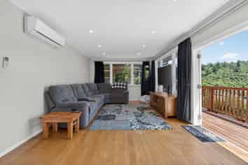 15 Thomson Grove, Stokes Valley