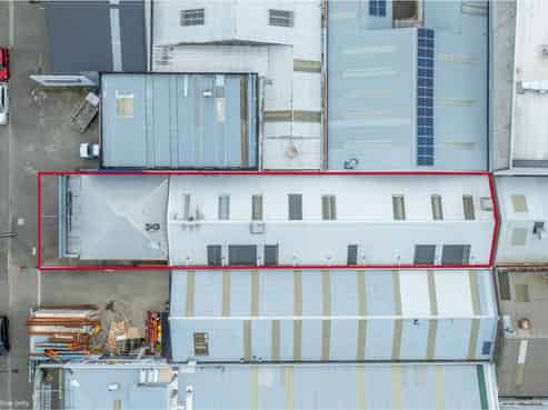 Refurbished warehouse and office for lease