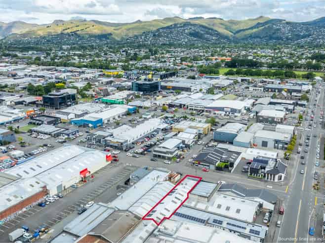 Refurbished warehouse and office for lease