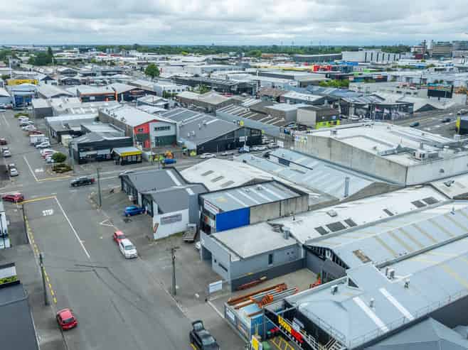 Refurbished warehouse and office for lease