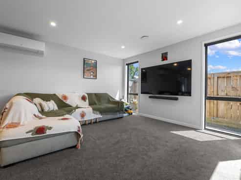 24 Inaka Place, Poike