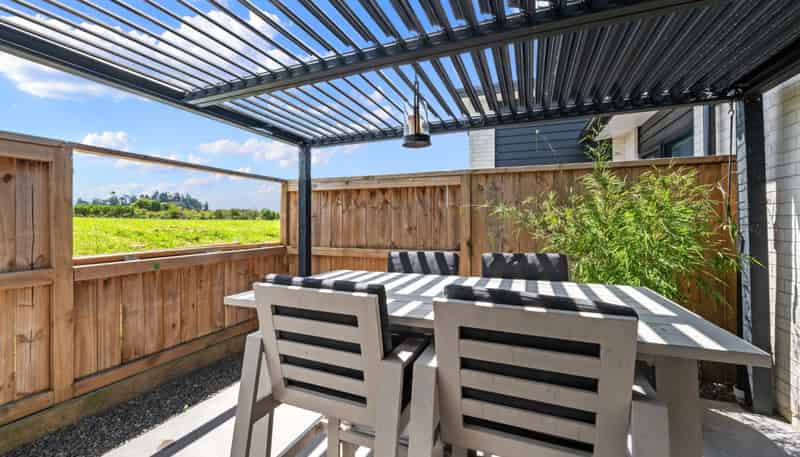 24 Inaka Place, Poike