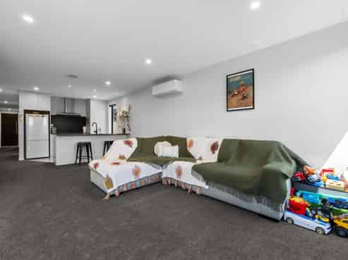 24 Inaka Place, Poike